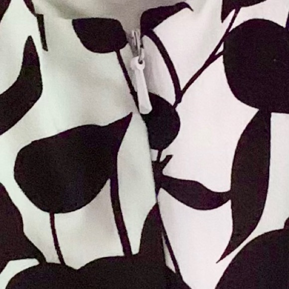 NEW Stunning NINE WEST Blue Floral Size 8P Stretch Cotton Fit & Flare Dress - Picture 16 of 16